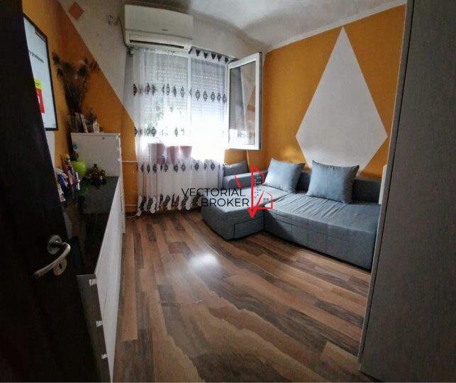 Dristor, sens giratoriu, apartament 2 camere.